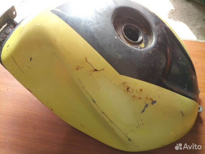 Бензобак Suzuki TL1000R