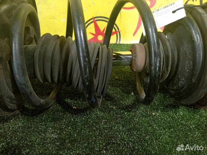 Стойка передняя правая Toyota Corolla Rumion