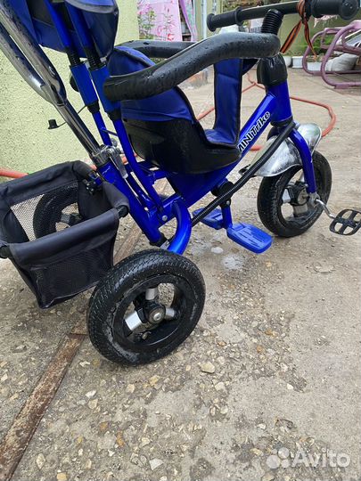 Детский велосипед и детская коляска