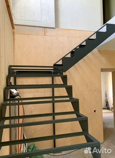 Лестница винтовая с монтажем