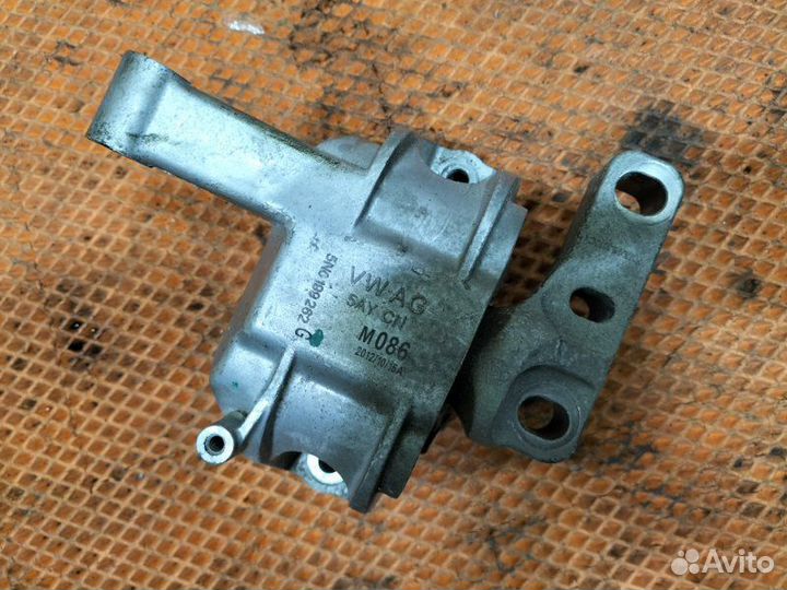 Подушка двигателя правая Audi Q3 8U cpsa 2013