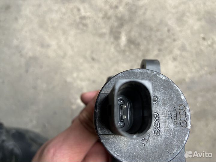 Электромагнитный клапан 4H0121671G Audi A5