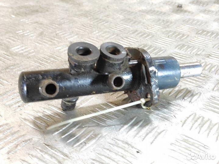 Цилиндр тормозов главный Audi 100 1991 1994