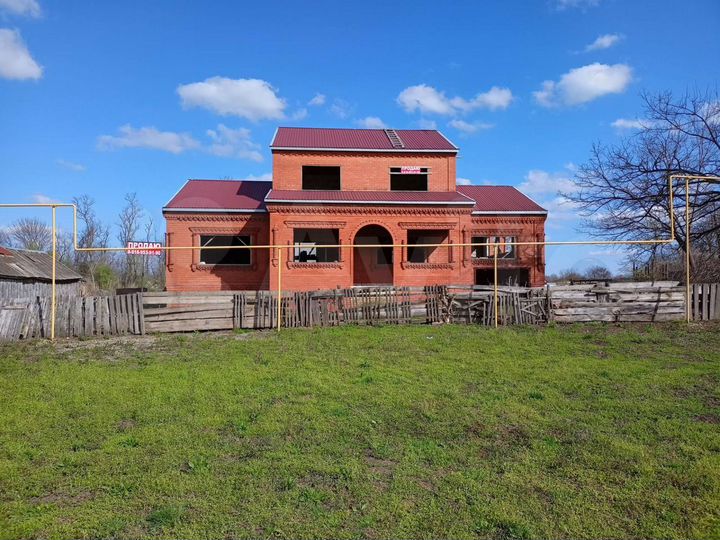 Дом 300 м² на участке 15 сот.