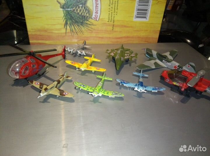 Модели автомобили машинки самолеты металл