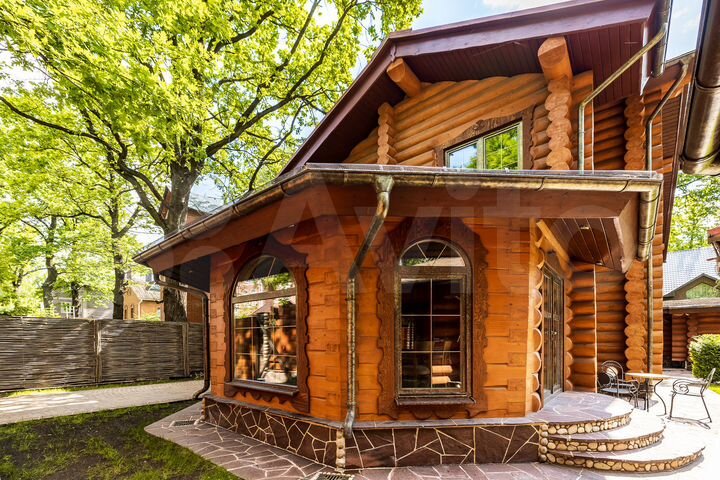 Дом 285 м² на участке 5 сот.