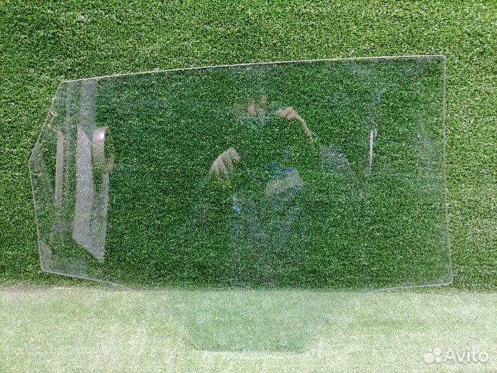 Стекло двери заднее левое Kia Rio QB 2011-2017