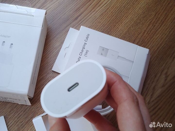 Зарядное устройство и кабель для iPhone