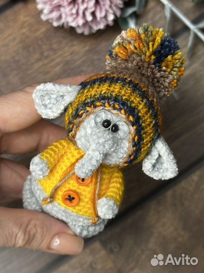 Вязаный слоник