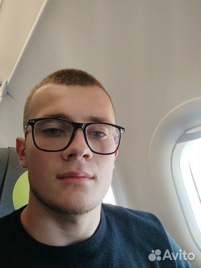 Фасовщик, грузчик, художник, промоутер, официант