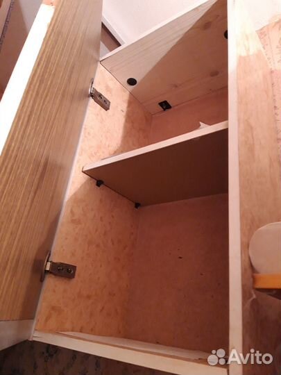 Шкафчик навесной