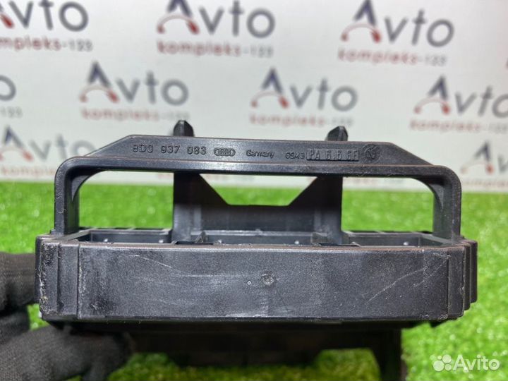 Кронштейн блока предохранителей Audi A6 C6 BDX