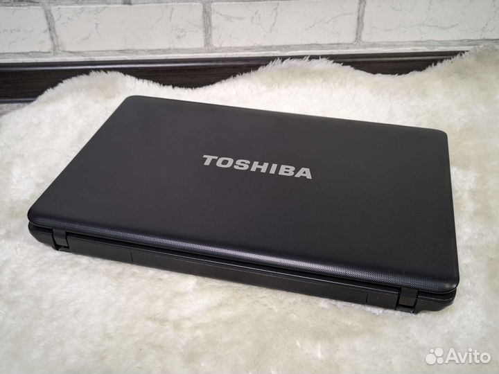 Toshiba / Core2Duo T5670 / 4GB / SSD +HDD