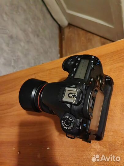 Зеркальный фотоаппарат canon 60d