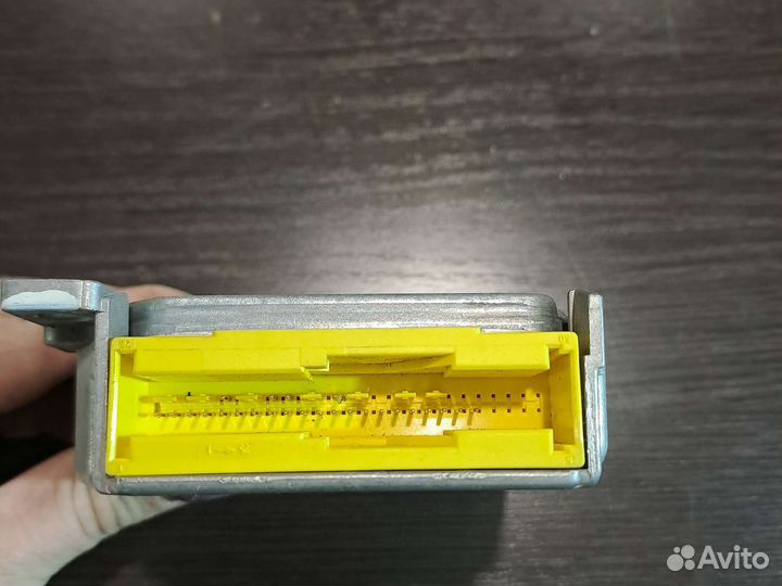 Блок управления airbag Mitsubishi Carisma