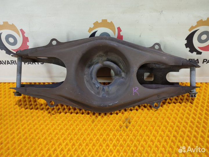 Рычаг подвески задний правый Mercedes E W207 1.8