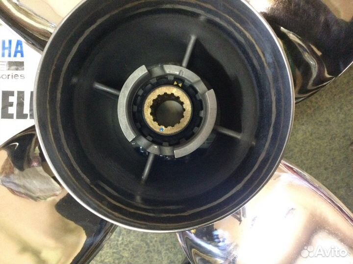 Винт ориг.Yamaha 150-300 4*15*21