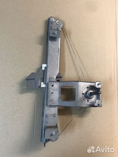 Стеклоподъемник задней двери Renault Duster