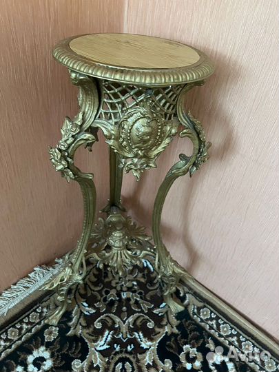 Старинная подставка