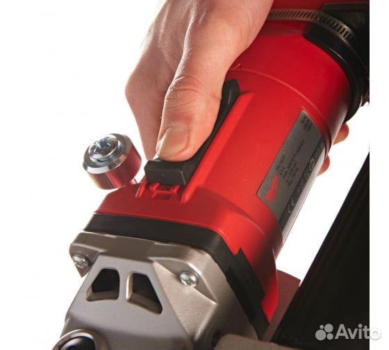 Штроборез Milwaukee WCE 30 4933383855