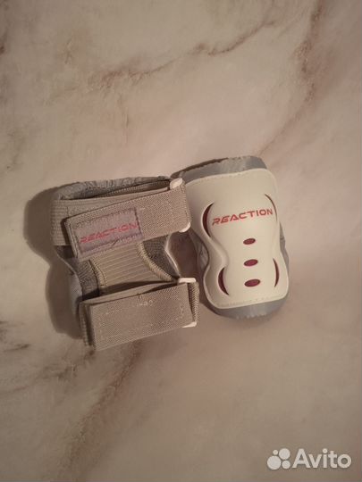 Набор детской защитной экипировки новый Reaction