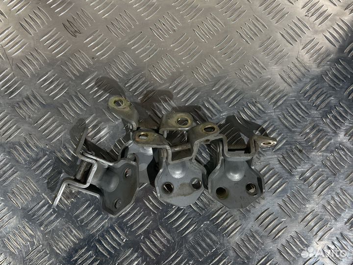 Петля двери kia spectra