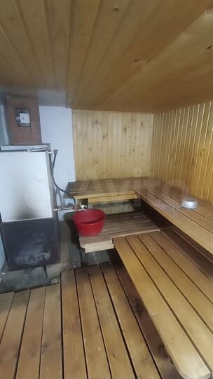 Дом 180 м² на участке 9 сот.