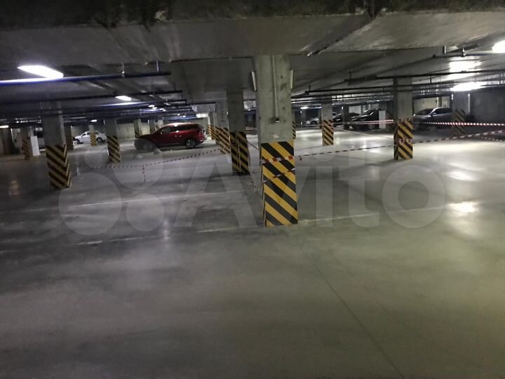 Машиноместо, 13 м²