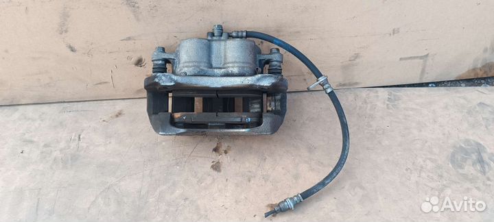 Суппорт передний правый Honda CR-V 4.Оригинал