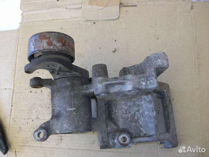 Крепление генератора тойота