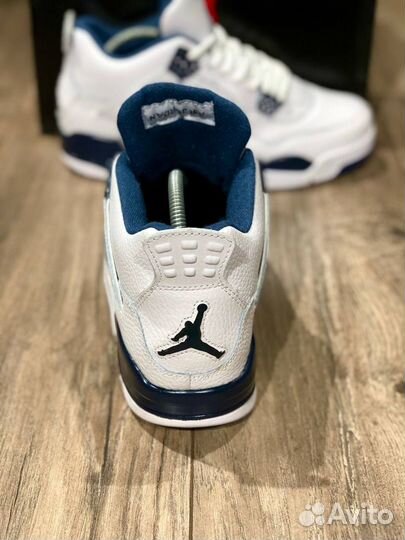 Крoсcовки Nike Air Jordan 4 Retro