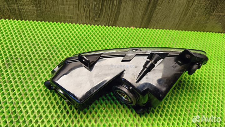 Фара противотуманная левая Volkswagen Polo cедан