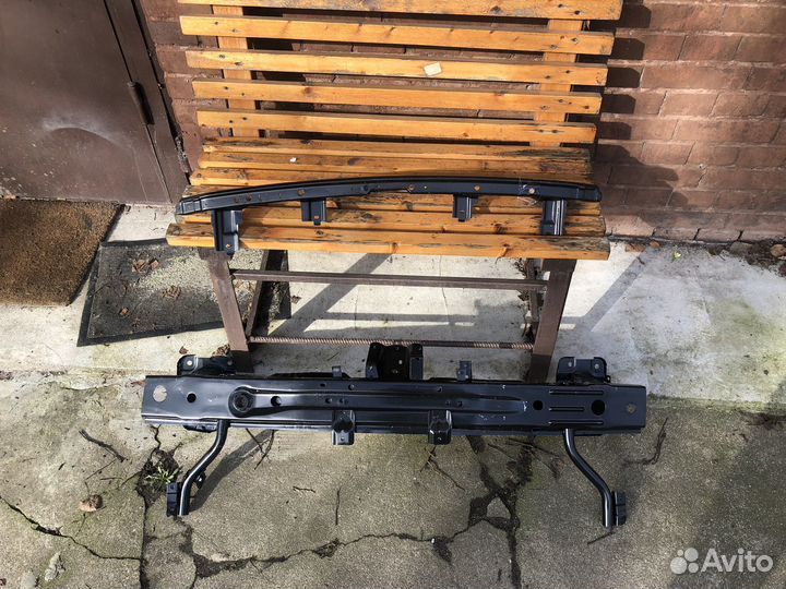 Брус(усилитель) переднего бампера митсубиши