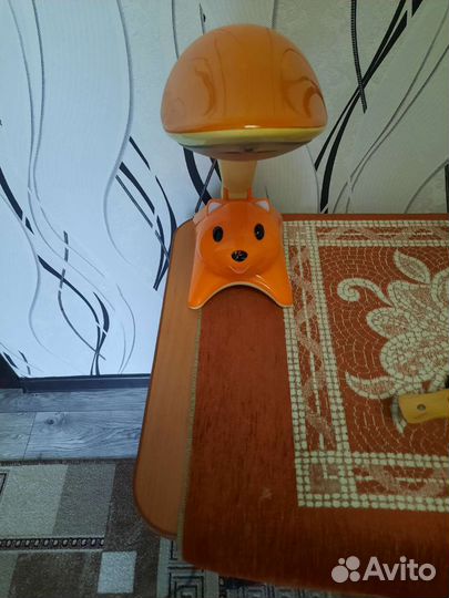 Настольная лампа