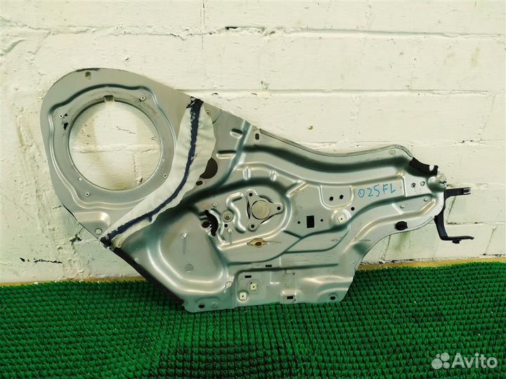 Стеклоподъемник передний левый KIA soul 2009