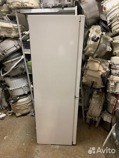 Холодильник liebherr