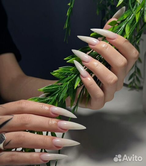 Мастер маникюра Наращивание Покрытие Гель-лаком