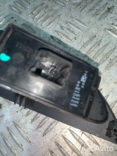 Кнопка стеклоподъемника задняя левая Opel Astra G