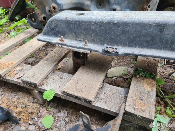 Усилитель бампера задний Kia Cerato 1 2006