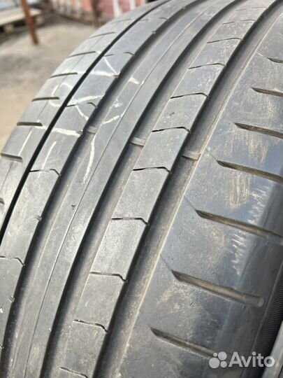 Pirelli P Zero PZ4 245/50 R19