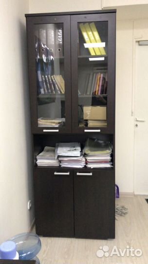 Шкаф книжный