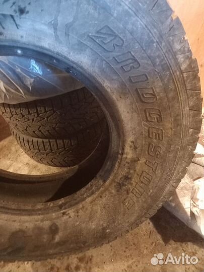 Bridgestone Blizzak Ice 285/75 R16 77B