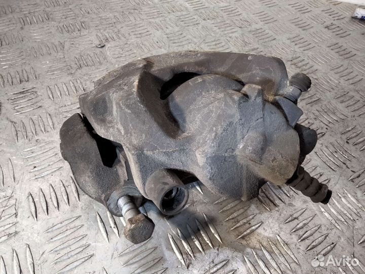 Суппорт передний правый Renault Megane III