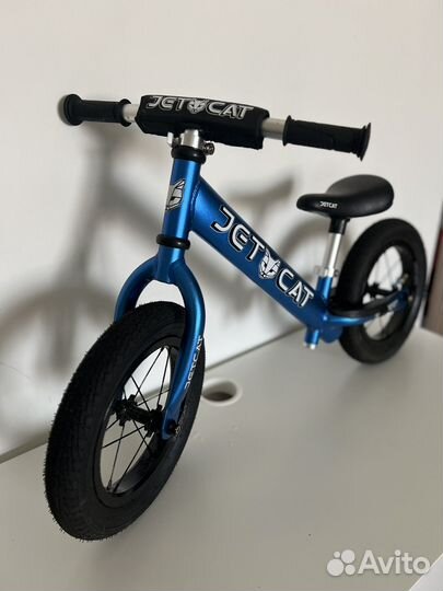 Беговел jet cat