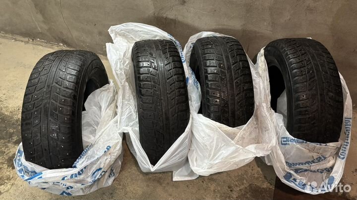 Kumho I'Zen Ice Power KW21 215/65 R16 98T