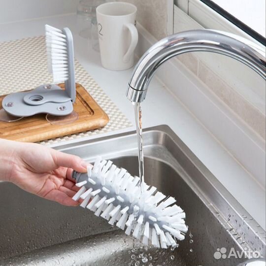 Щетка для мытья чашек и бутылок на присоске