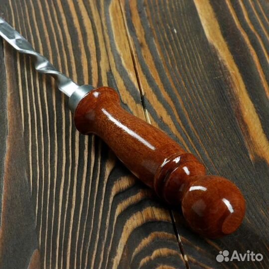 Кочерга с деревянной ручкой