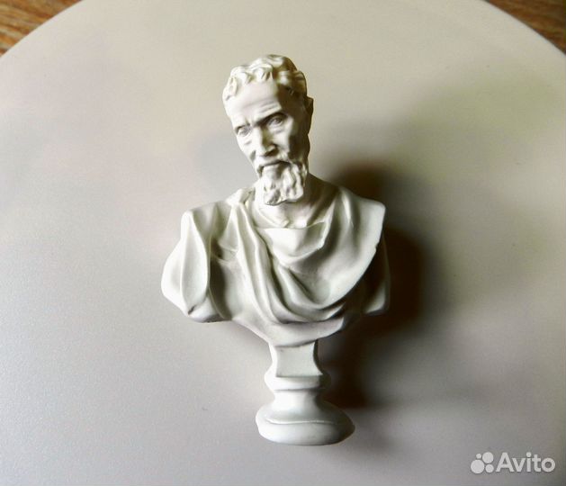 Бюст: Микеланджело Буонарроти - для салона авто