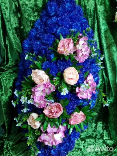 Ритуальные венки и корзины