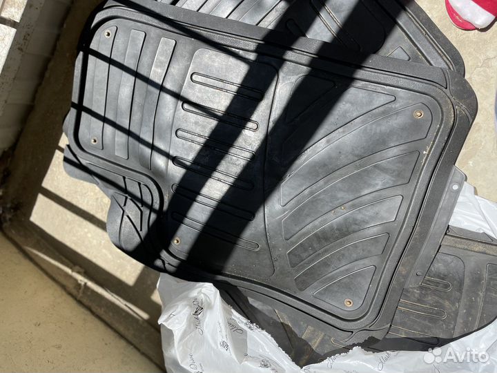 Автомобильные коврики резиновые на nisan note